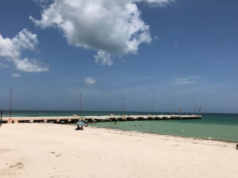 Hombre muere ahogado tras lanzarse del muelle en Telchac Puerto