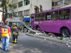 Reportan 21 heridos tras choque entre camión y tres autos sobre División del Norte