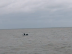 Rescatan a dos jóvenes a punto de morir ahogados en Puerto Progreso