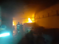 Incendio consume bodega de pinturas en Kanasín, Yucatán