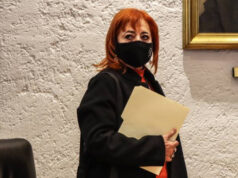 Feministas exigen la renuncia de Rosario Piedra